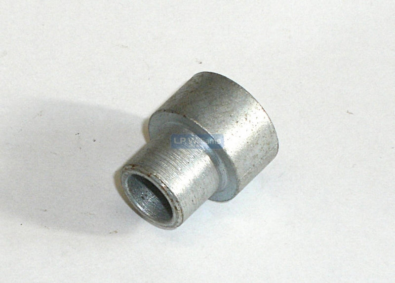 Eyebolt distance piece